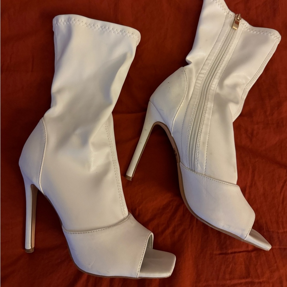 Fashion Nova cut out booties